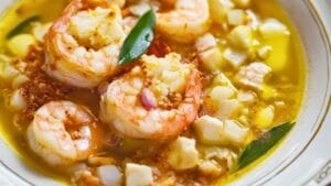 Best Hearty Seafood & Saffron Soup One Pot Recipe to Impress 1 Best Hearty Seafood & Saffron Soup One Pot Recipe to Impress - Seafood and Saffron Soup midia