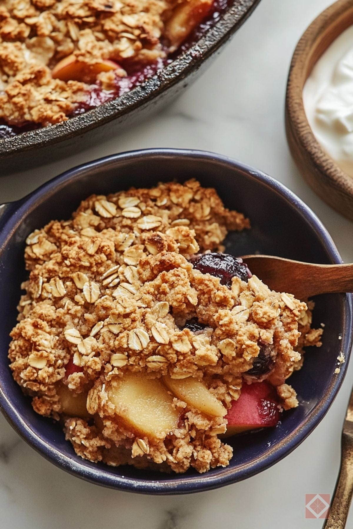 Seasonal Fruit Crisp: Gut-Friendly & Anti-Inflammatory 4 Seasonal Fruit Crisp: Gut-Friendly & Anti-Inflammatory - Seasonal Fruit Crisps with Oatmeal Crumble Crust pin 2 midia