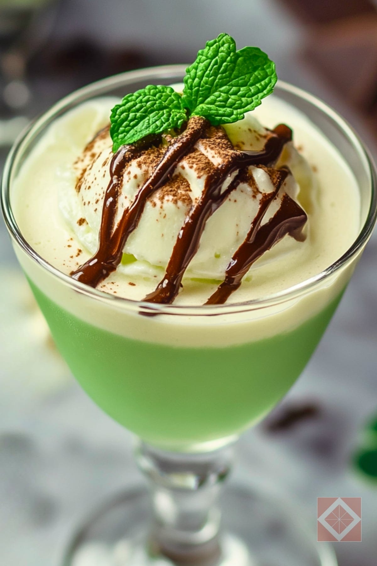 A Fun & Festive Shamrock Shake Cocktail 2 A Fun & Festive Shamrock Shake Cocktail - Shamrock Shake Cocktail pin 1 midia