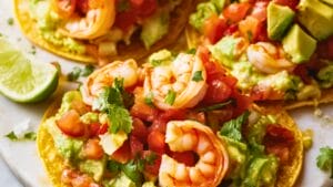 Easy Shrimp Avocado Tostadas for Family Gatherings 1 Easy Shrimp Avocado Tostadas for Family Gatherings - Shrimp Avocado Tostadas midia