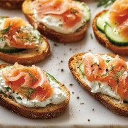 Easy-to-Make Smoked Salmon Crostini for Gatherings 5 Easy-to-Make Smoked Salmon Crostini for Gatherings - Smoked Salmon Crostini midia