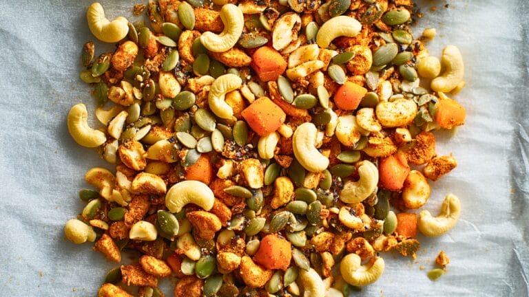 How to Make the Ultimate Spicy-Sweet Nut Mix - Sweet Spicy Mixed Nuts midia