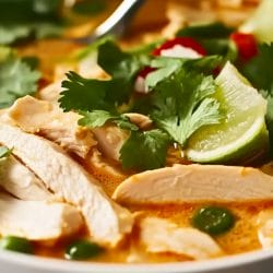 Easy Thai Curry & Coconut Soup with Chicken One Pot Recipe 5 Easy Thai Curry & Coconut Soup with Chicken One Pot Recipe - Thai Curry and Coconut Soup with Chicken midia
