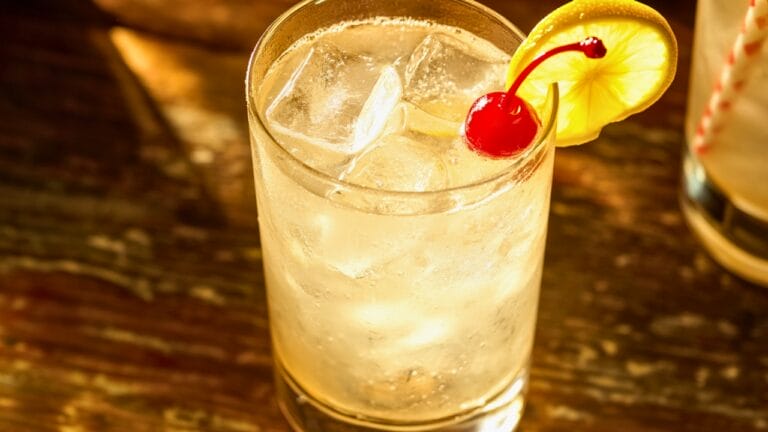 The Classic Tom Collins: Refreshment Redefined 7 The Classic Tom Collins: Refreshment Redefined - Tom Collins Cocktail midia