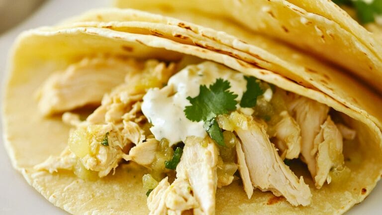 Best Easy Tomatillo Chicken Soft Tacos for Two: One-Pot Recipe - Tomatillo Chicken Soft Tacos for Two midia