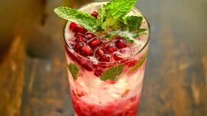 A Fruity Pomegranate Mojito Cocktail Alternative 1 A Fruity Pomegranate Mojito Cocktail Alternative - Virgin Pomegranate Mojito midia