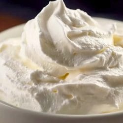 Make-Ahead Whipped Cream for Busy Bakers 4 Make-Ahead Whipped Cream for Busy Bakers - Whipped Cream midia