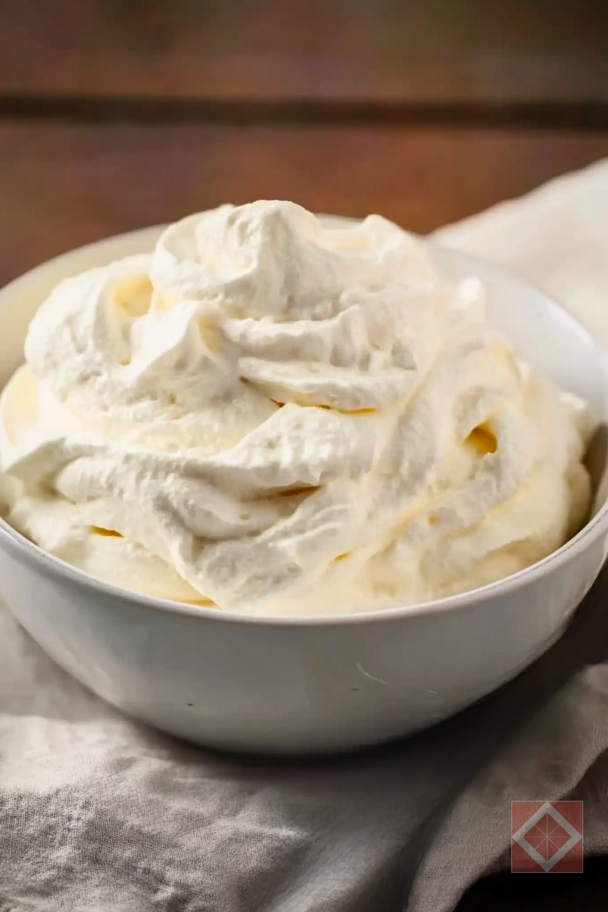 Make-Ahead Whipped Cream for Busy Bakers 3 Make-Ahead Whipped Cream for Busy Bakers - Whipped Cream pin 1 midia