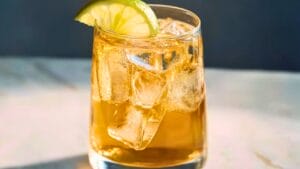 This Whiskey Ginger Recipe is Effortless & Delicious 1 This Whiskey Ginger Recipe is Effortless & Delicious - Whiskey Ginger Cocktail midia
