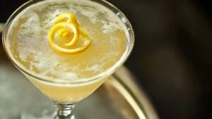 Yuzu Drop: A Refreshing Citrus Cocktail 1 Yuzu Drop: A Refreshing Citrus Cocktail - Yuzu Drop Cocktail midia