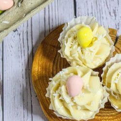 Lemon-Filled Easter Cupcakes With Creamy Frosting 7 Lemon-Filled Easter Cupcakes With Creamy Frosting - vanilla frosted cupcakes 2