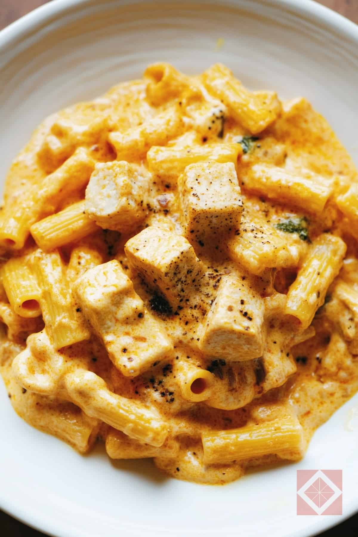 A High-Protein Take on Classic Carbonara—Vegan Style 4 A High-Protein Take on Classic Carbonara—Vegan Style - A High Protein Take on Classic Carbonara—Vegan Style pin 2 midia