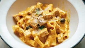 A High-Protein Take on Classic Carbonara—Vegan Style 1 A High-Protein Take on Classic Carbonara—Vegan Style - A High Protein Take on Classic Carbonara—Vegan Style midia