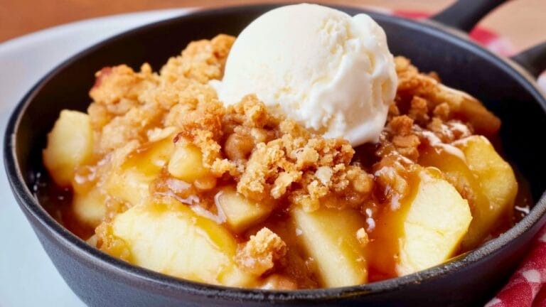 Warm & Cozy Instant Pot Apple Crumble Cobbler Recipe 6 Warm & Cozy Instant Pot Apple Crumble Cobbler Recipe - Apple Crumble Cobbler midia