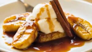 Easy Bananas Foster One-Pot Recipe for a Quick Gourmet Dessert 1 Easy Bananas Foster One-Pot Recipe for a Quick Gourmet Dessert - Bananas Foster midia 1