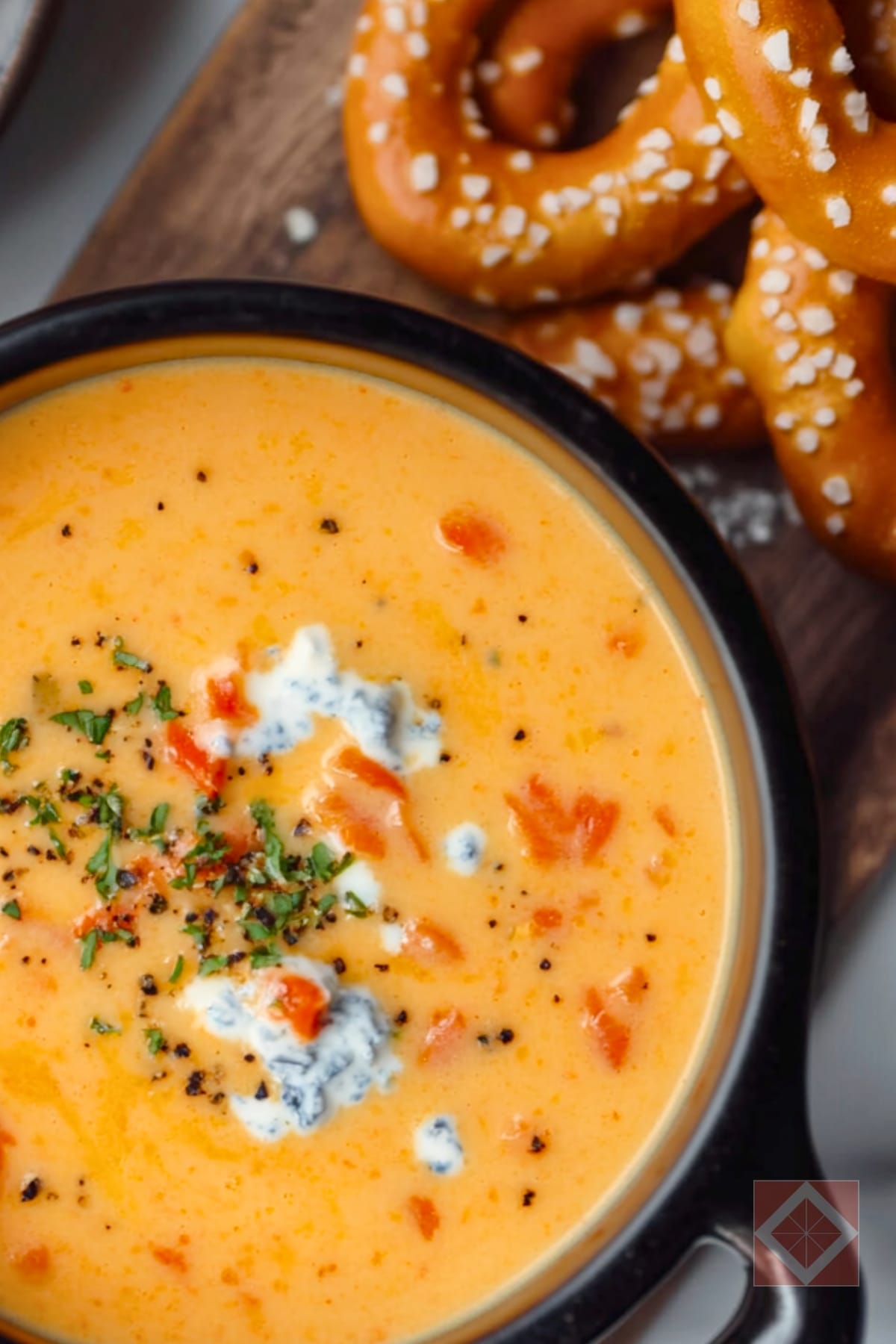 Creamy Beer Cheese Soup in 45 Minutes, Thanks to Instant Pot 5 Creamy Beer Cheese Soup in 45 Minutes, Thanks to Instant Pot - Beer Cheese Soup pin 3 midia