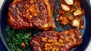 Easy 15 Min Butter-Basted Steak Recipe with Chard 1 Easy 15 Min Butter-Basted Steak Recipe with Chard - Butter Basted Cast Iron Ribeye Recipe Swiss Chard with Garlicky Crunchies midia