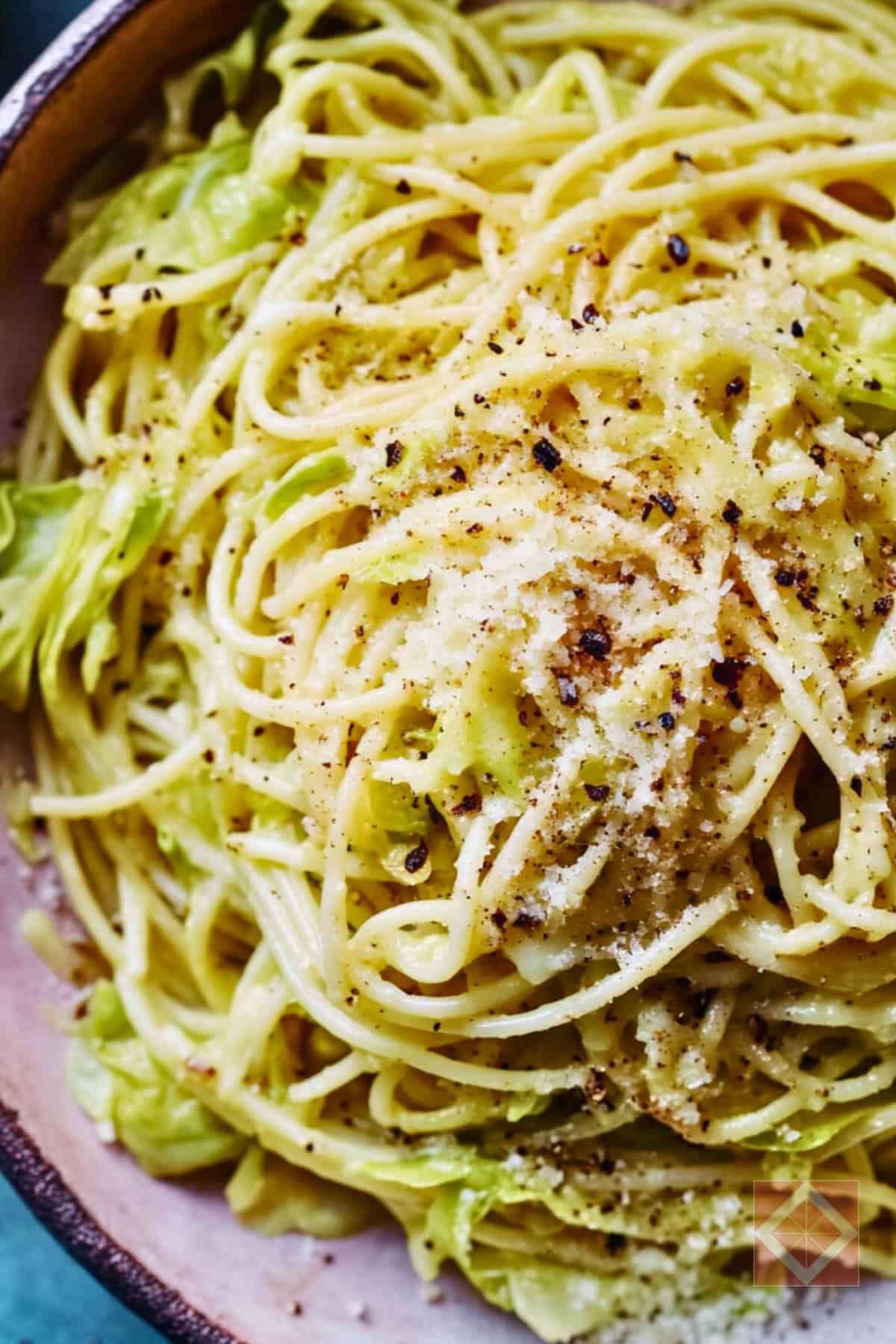 Try This Easy Pasta Recipe: Cabbage-io e Pepe at Home 2 Try This Easy Pasta Recipe: Cabbage-io e Pepe at Home - Cabbage io e Pepe pin 1 midia 1