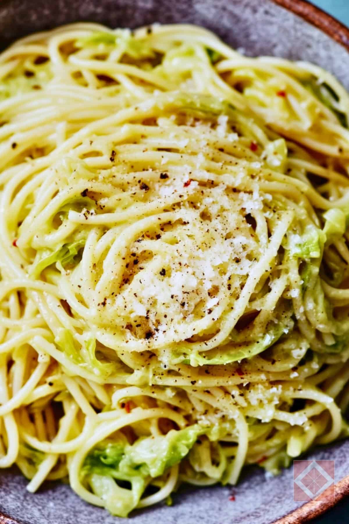 Try This Easy Pasta Recipe: Cabbage-io e Pepe at Home 3 Try This Easy Pasta Recipe: Cabbage-io e Pepe at Home - Cabbage io e Pepe pin 2 midia 1