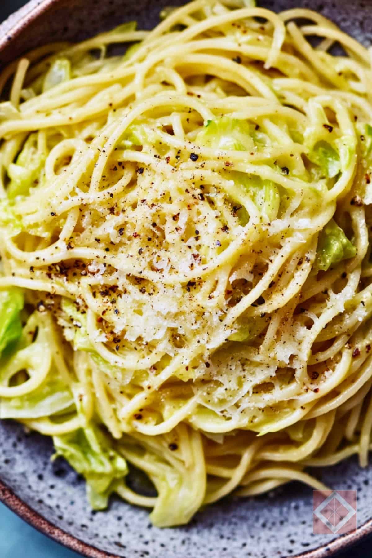 Try This Easy Pasta Recipe: Cabbage-io e Pepe at Home 4 Try This Easy Pasta Recipe: Cabbage-io e Pepe at Home - Cabbage io e Pepe pin 3 midia 1