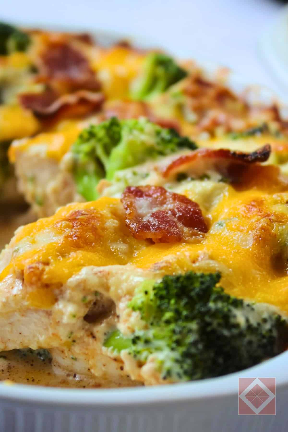 Cheesy Chicken Bacon Ranch Casserole with a Crunch - Cheesy Chicken Bacon Ranch Casserole with a Crunch pin 1 midia