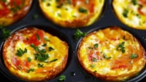 Cheesy Veggie Mini Frittatas for a Grab-and-Go Meal 1 Cheesy Veggie Mini Frittatas for a Grab-and-Go Meal - Cheesy Veggie Mini Frittatas midia 1