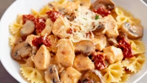 Rich & Creamy Chicken Marsala Pasta Instant Pot Recipe 1 Rich & Creamy Chicken Marsala Pasta Instant Pot Recipe - Chicken Marsala Pasta midia