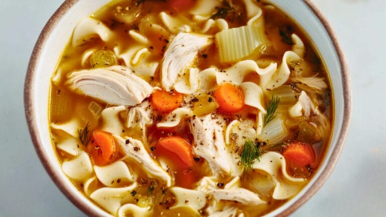 Comfort in a Bowl: Instant Pot Chicken Noodle Soup 2 Comfort in a Bowl: Instant Pot Chicken Noodle Soup - Chicken Noodle Soup midia