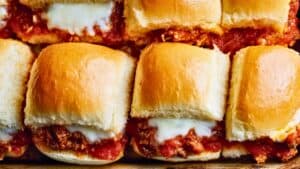 chicken parm sliders that taste like sunday, cook like tuesday 1 chicken parm sliders that taste like sunday, cook like tuesday - Chicken Parm Sliders midia