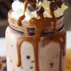 How to Make a Keto Chocolate Chip Frappuccino at Home 5 How to Make a Keto Chocolate Chip Frappuccino at Home - Chocolate Chip Frappuccino midia