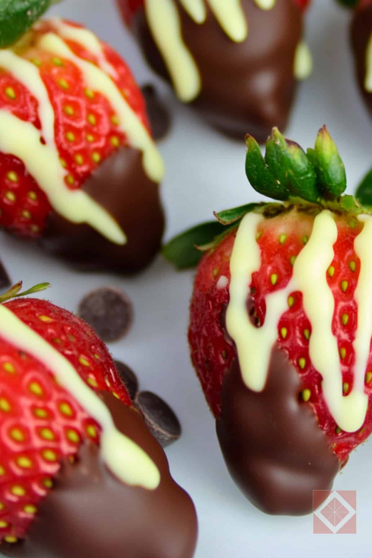 Chocolate Covered Strawberries for a Keto-Friendly Dessert 3 Chocolate Covered Strawberries for a Keto-Friendly Dessert - Chocolate Covered Strawberries pin 1 midia