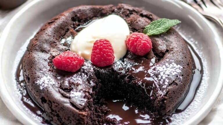 Chocolate Lava Cake for Two One-Pot Recipe Made Simple 3 Chocolate Lava Cake for Two One-Pot Recipe Made Simple - Chocolate Lava Cake midia