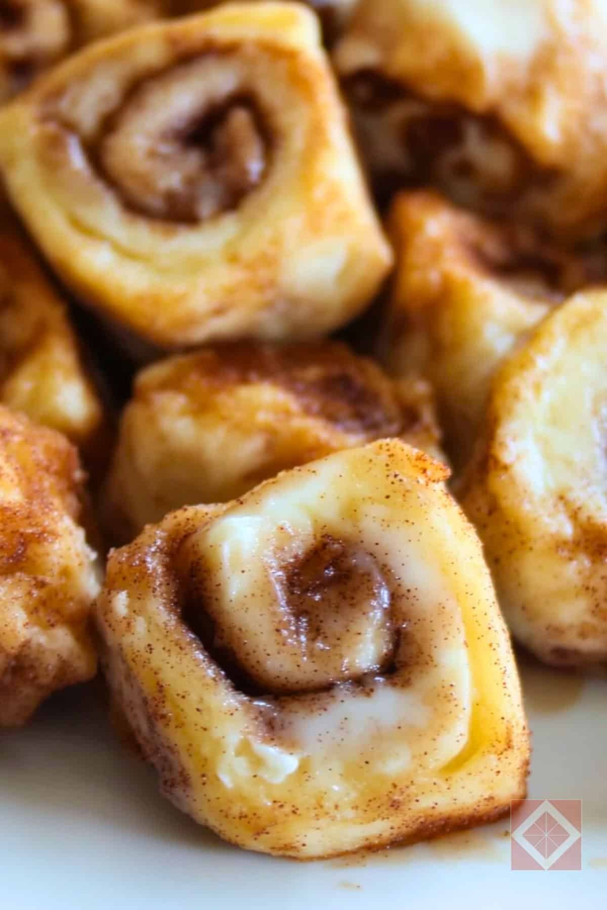Crispy & Creamy Keto Cinnamon Roll Ups Recipe 3 Crispy & Creamy Keto Cinnamon Roll Ups Recipe - Cinnamon Roll Ups pin 1 midia