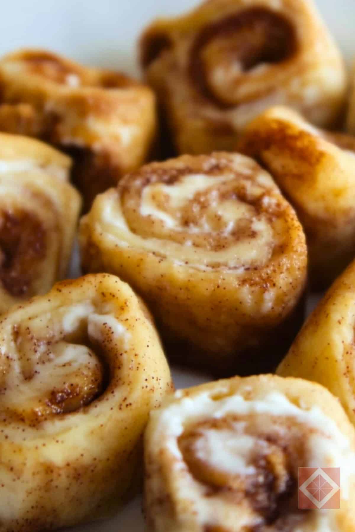 Crispy & Creamy Keto Cinnamon Roll Ups Recipe 4 Crispy & Creamy Keto Cinnamon Roll Ups Recipe - Cinnamon Roll Ups pin 2 midia