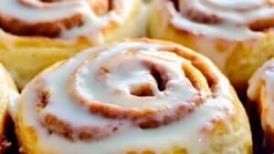 Warm & Gooey Keto Cinnamon Rolls Without the Guilt 1 Warm & Gooey Keto Cinnamon Rolls Without the Guilt - Cinnamon Rolls midia