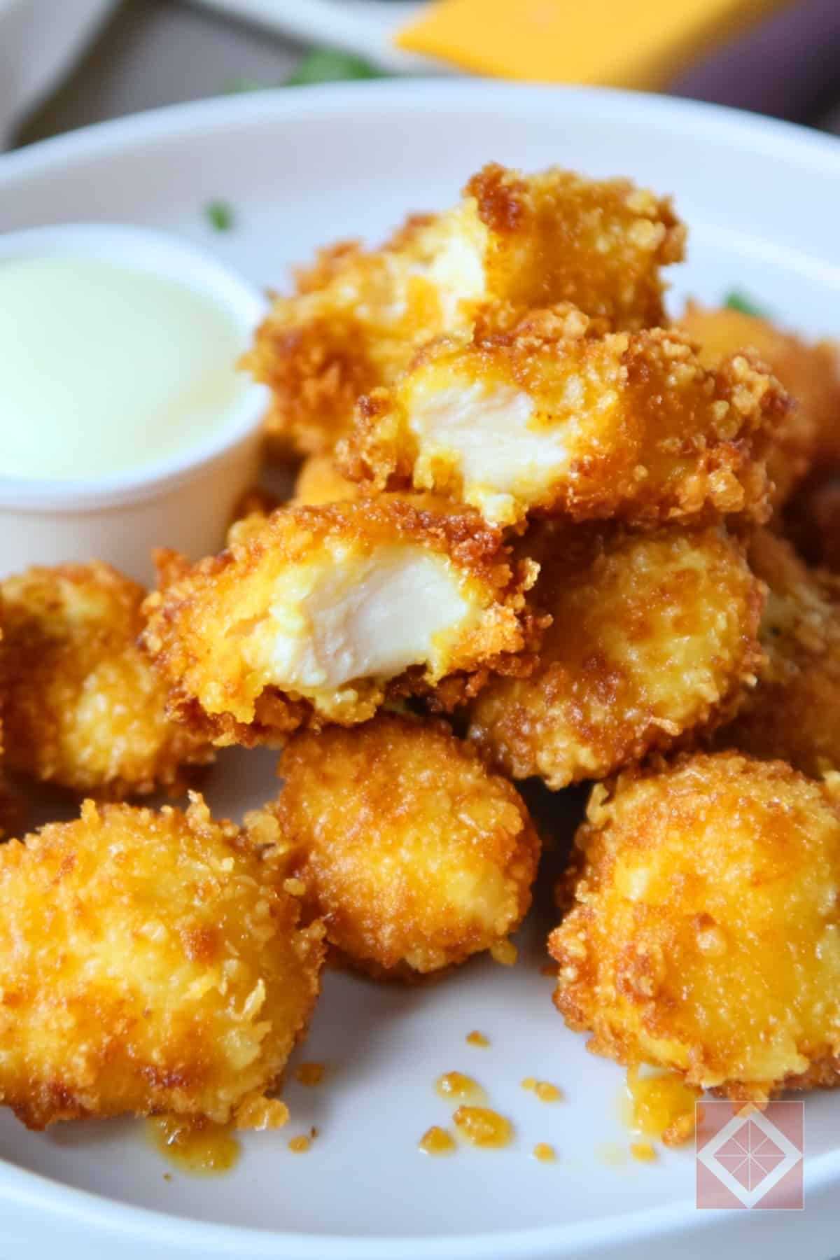 Crispy Keto Nuggets That Taste Like Fast Food 3 Crispy Keto Nuggets That Taste Like Fast Food - Crispy Keto Nuggets pin 1 midia