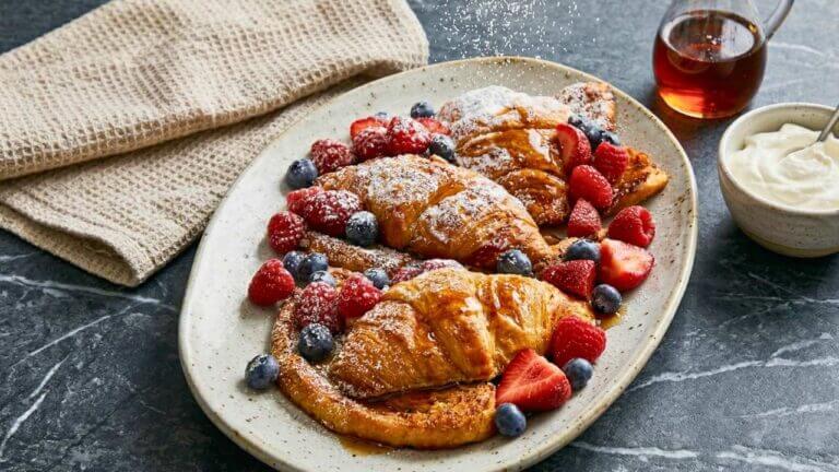 Fancy Yet Easy Croissant French Toast Bliss 7 Fancy Yet Easy Croissant French Toast Bliss - Easy Croissant French Toast Bliss