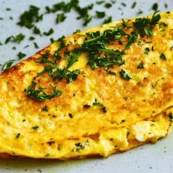 The Only Easy Omelet Recipe You’ll Ever Need 5 The Only Easy Omelet Recipe You’ll Ever Need - Foolproof Herby Omelet midia