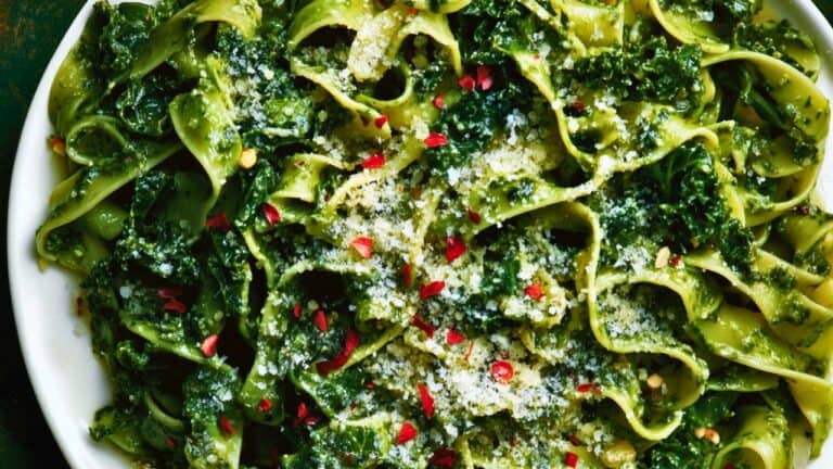 Hella Green Pasta: An Easy Way to Make Greens Delicious 6 Hella Green Pasta: An Easy Way to Make Greens Delicious - Hella Green Pasta midia 1