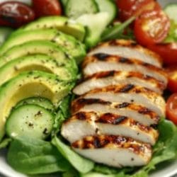 High-Protein Grilled Chicken Salad with Creamy Avocado 5 High-Protein Grilled Chicken Salad with Creamy Avocado - High Protein Grilled Chicken Salad with Creamy Avocado midia