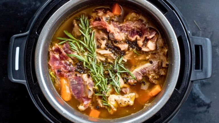 Mastering the Basics: 7 Essential Instant Pot Recipes 1 Mastering the Basics: 7 Essential Instant Pot Recipes - Instant Pot Bone Broth midia