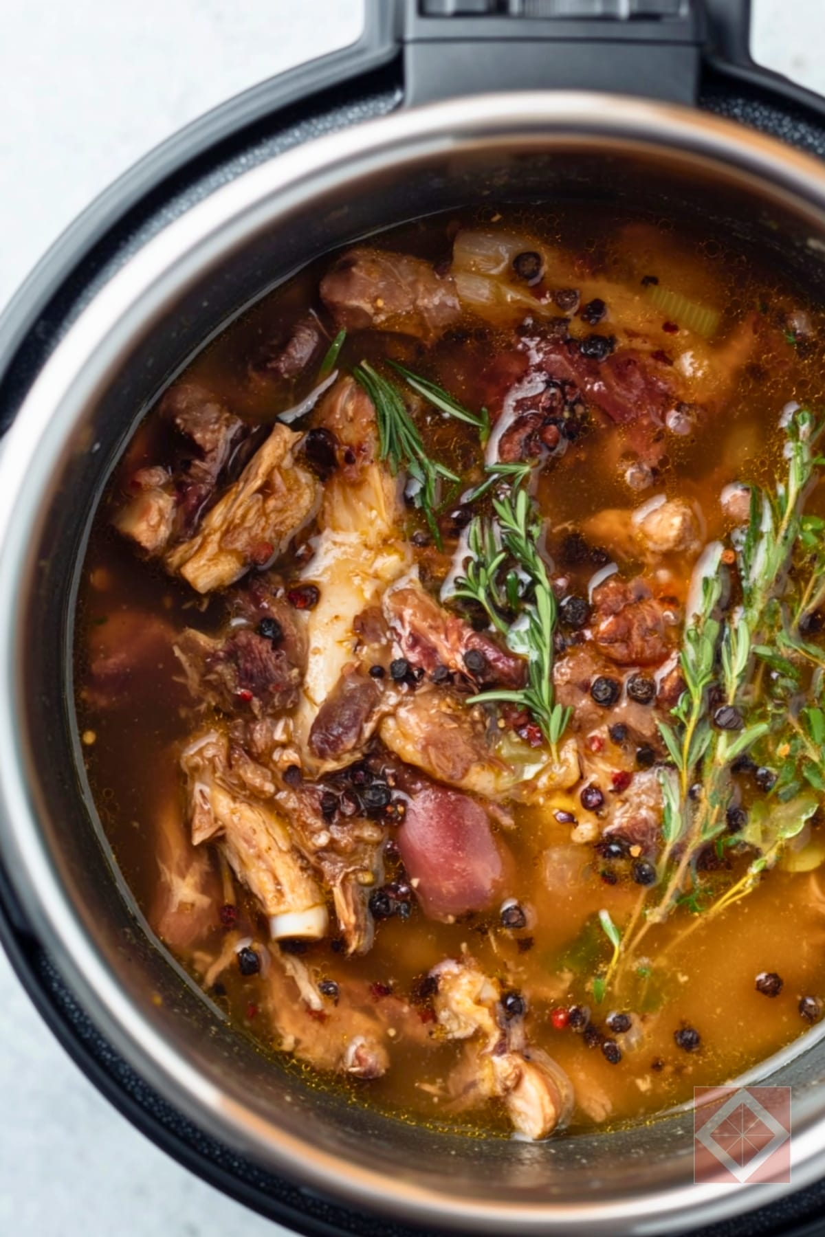 Rich & Nourishing Bone Broth in Your Instant Pot 6 Rich & Nourishing Bone Broth in Your Instant Pot - Instant Pot Bone Broth pin 3 midia