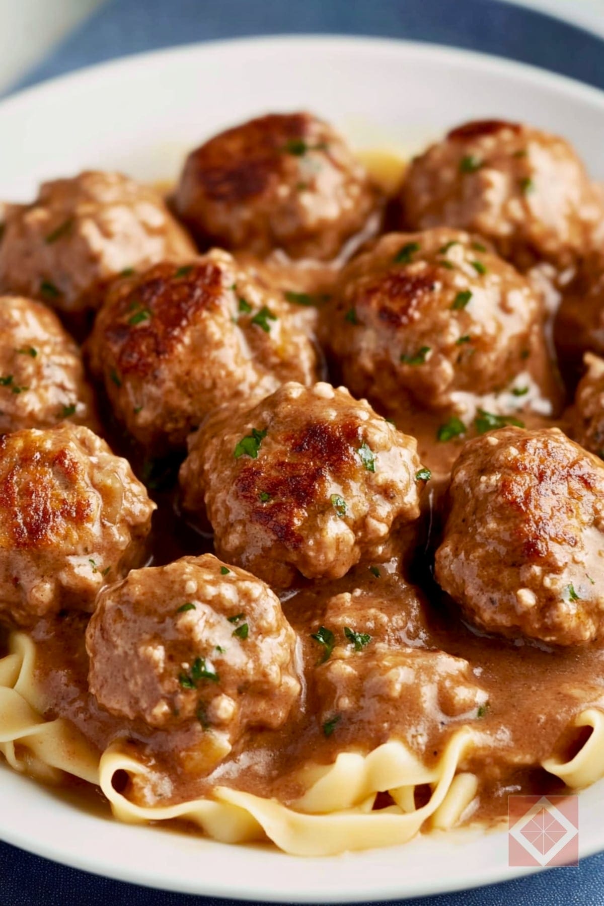 Instant Pot Swedish Meatballs in a Rich Creamy Sauce 2 Instant Pot Swedish Meatballs in a Rich Creamy Sauce - Instant Pot Swedish Meatballs pin 1 midia