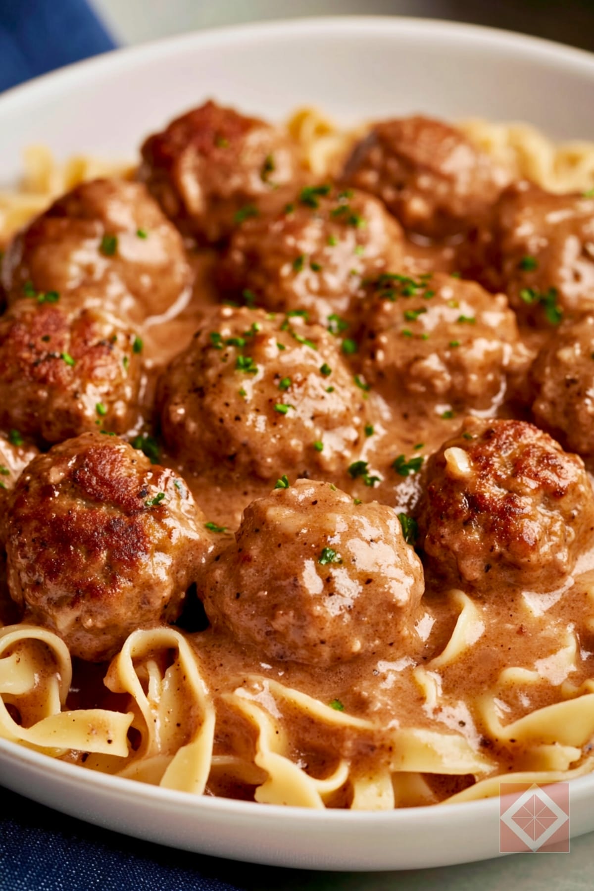 Instant Pot Swedish Meatballs in a Rich Creamy Sauce 3 Instant Pot Swedish Meatballs in a Rich Creamy Sauce - Instant Pot Swedish Meatballs pin 4 midia