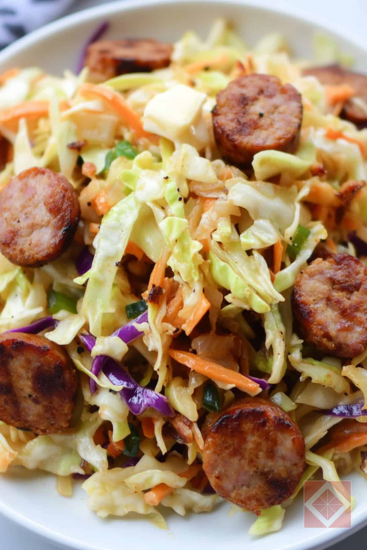 Easy Keto Sausage Slaw for a Healthy Dinner 5 Easy Keto Sausage Slaw for a Healthy Dinner - Keto Sausage Slaw pin 3 midia