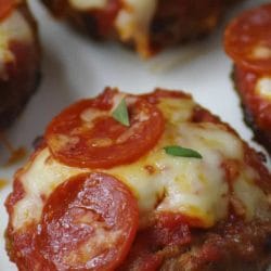 Sausage Crust Pizza Bites That Actually Keep You on Track for Keto 5 Sausage Crust Pizza Bites That Actually Keep You on Track for Keto - Low Carb Sausage Bites midia