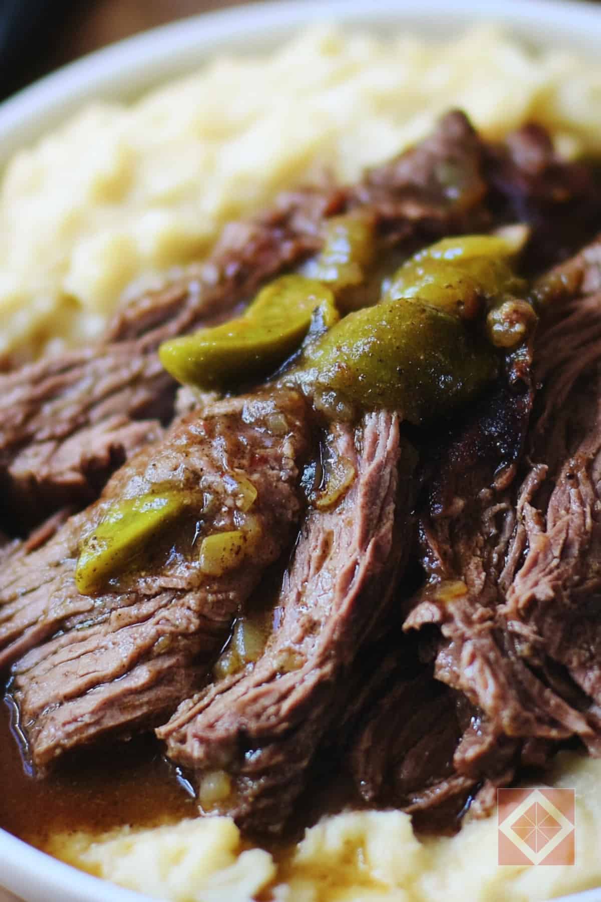 Mississippi Pot Roast (Keto-Friendly & Full of Flavor) 4 Mississippi Pot Roast (Keto-Friendly & Full of Flavor) - Mississippi Pot Roast Recipe pin 2 midia 1