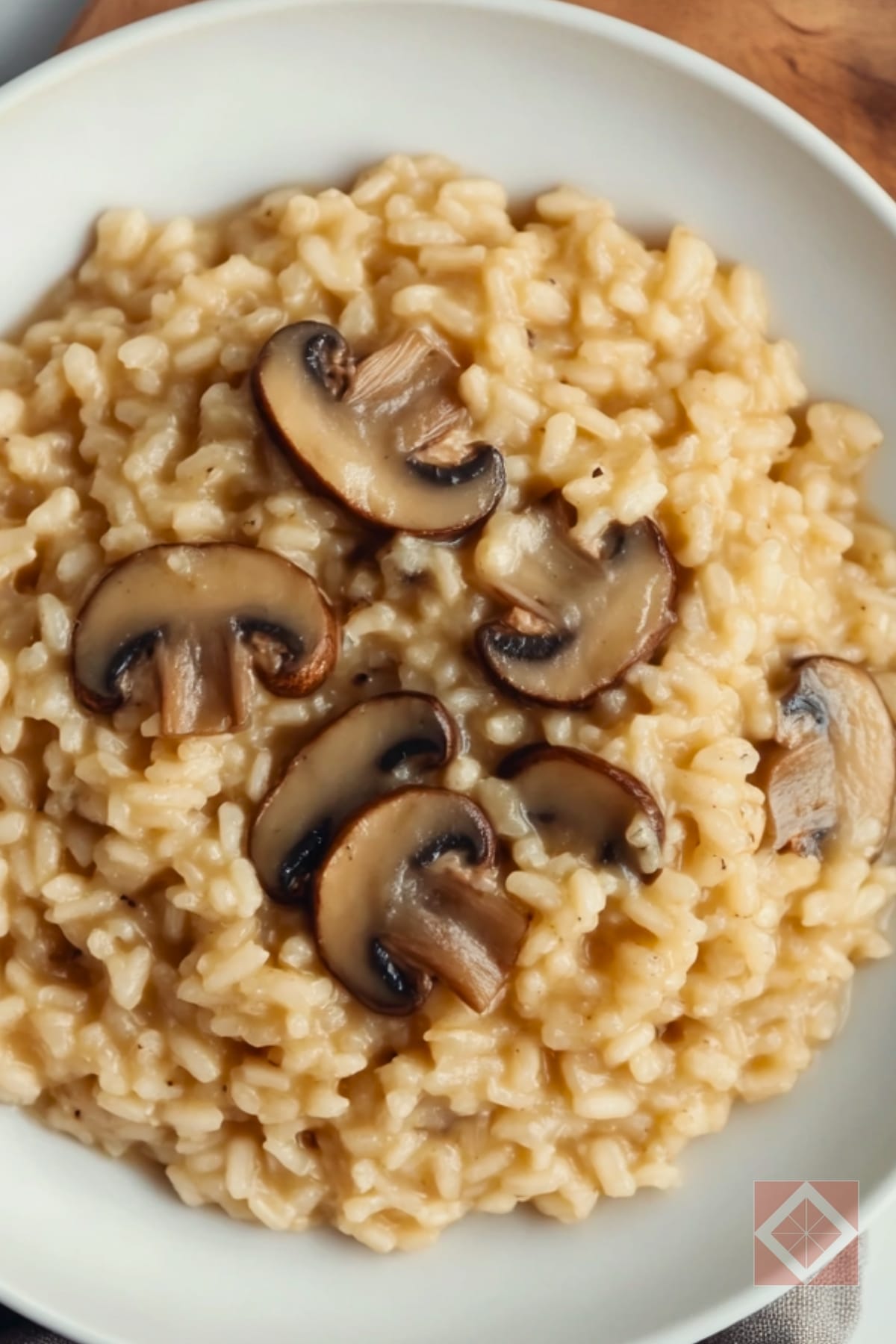 Creamy Mushroom Risotto: Instant Pot Magic in 30 Minutes 2 Creamy Mushroom Risotto: Instant Pot Magic in 30 Minutes - Mushroom Risotto pin 1 midia