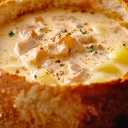 Creamy Instant Pot Clam Chowder in Under an Hour 6 Creamy Instant Pot Clam Chowder in Under an Hour - New England Clam Chowder midia