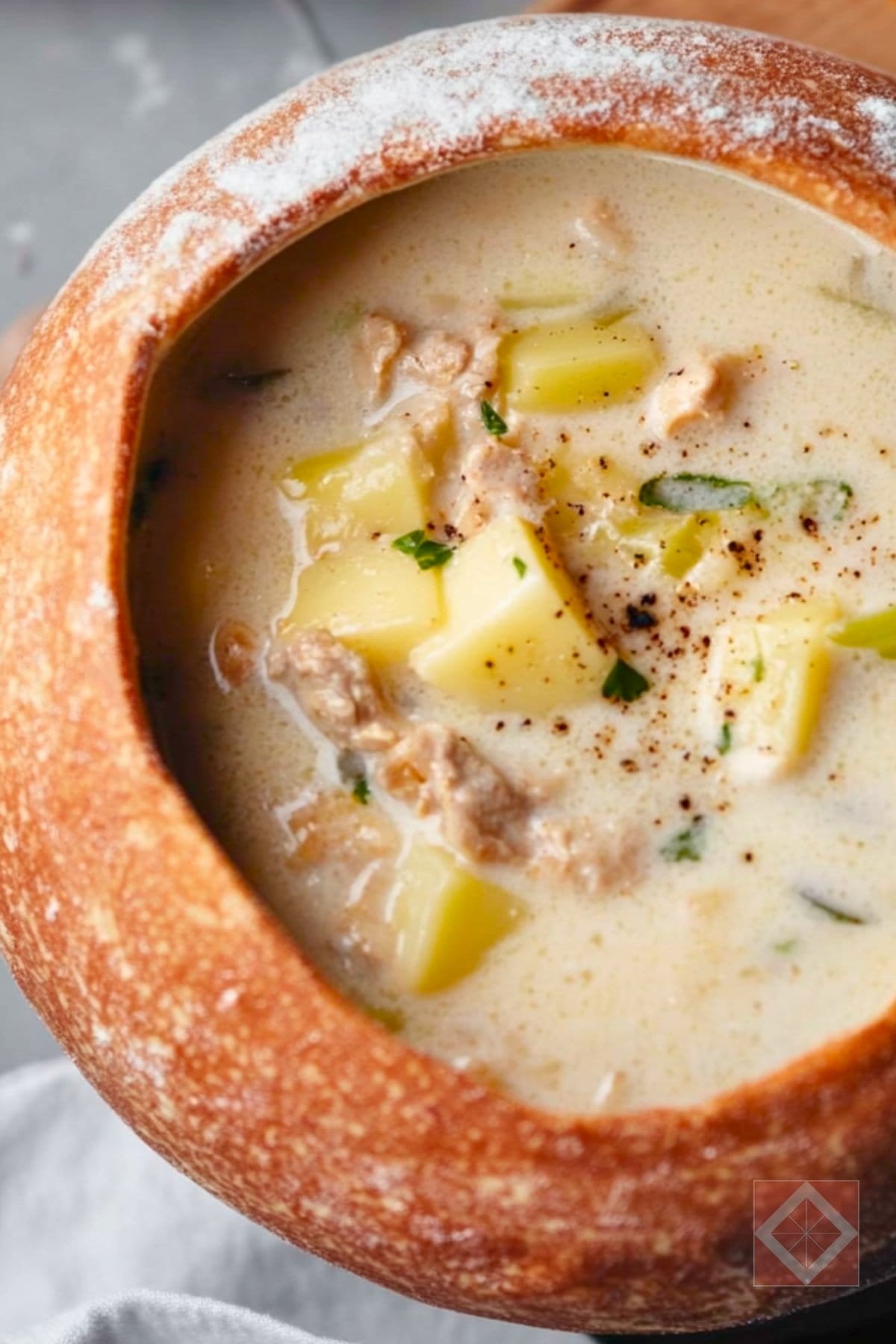 Creamy Instant Pot Clam Chowder in Under an Hour 5 Creamy Instant Pot Clam Chowder in Under an Hour - New England Clam Chowder pin 3 midia